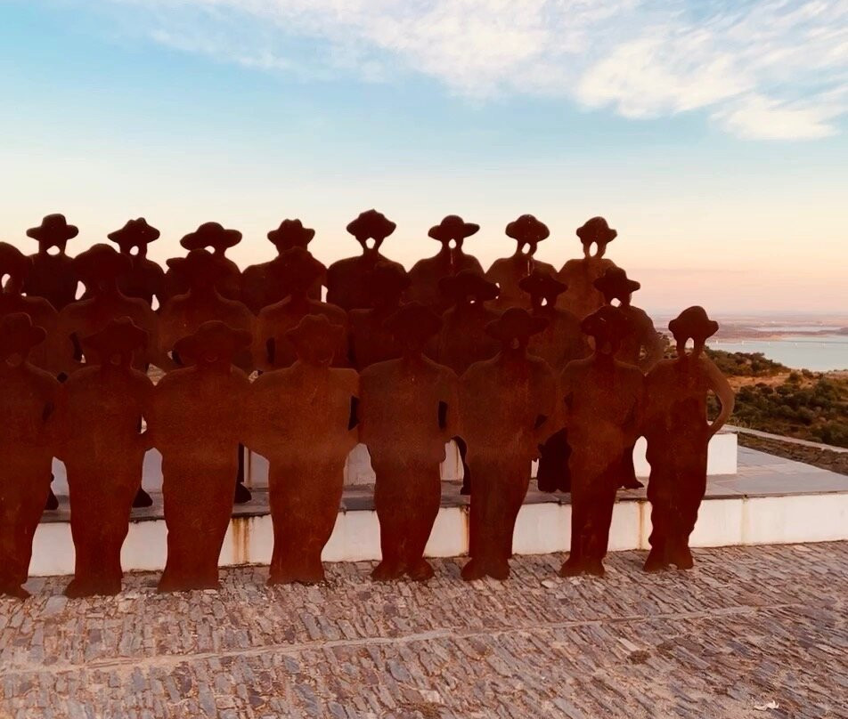 Monumento de Homenagem ao Cante Alentejano-蒙萨拉斯必去景点