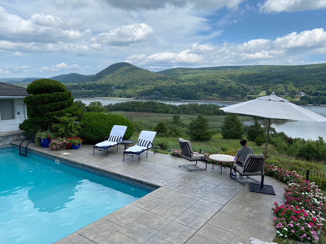 Overlook on Hudson主图