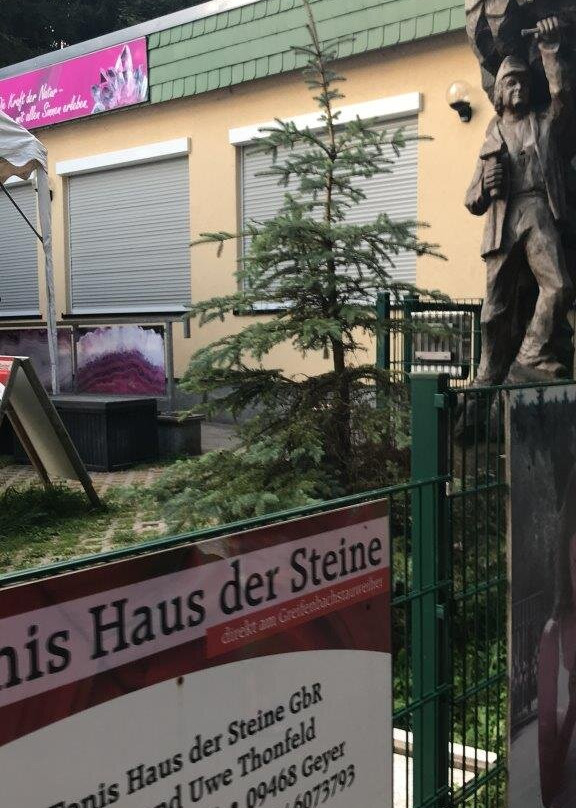 Tonis Haus der Steine景点图片