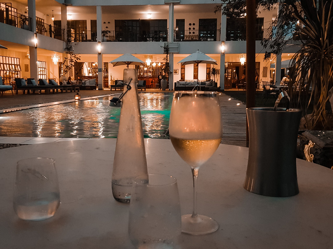 Latitude 0 Degrees Hotel主图