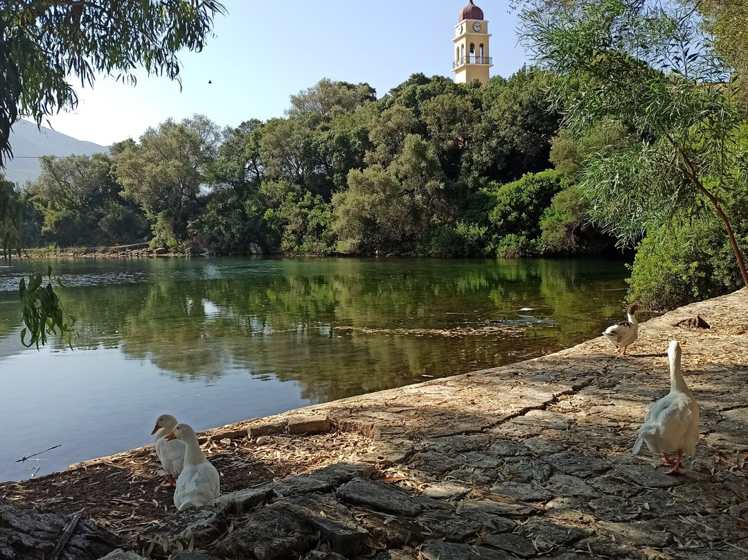 Karavomilos Lake-Karavomylos必去景点