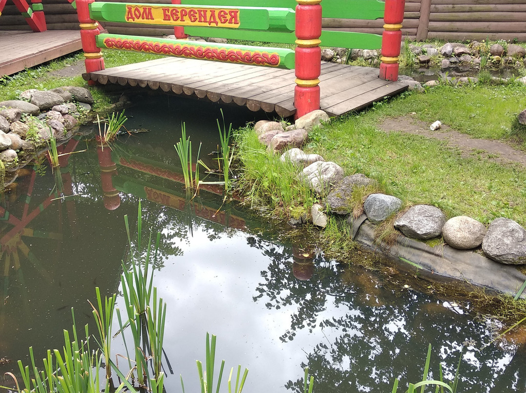 Berendej House景点图片