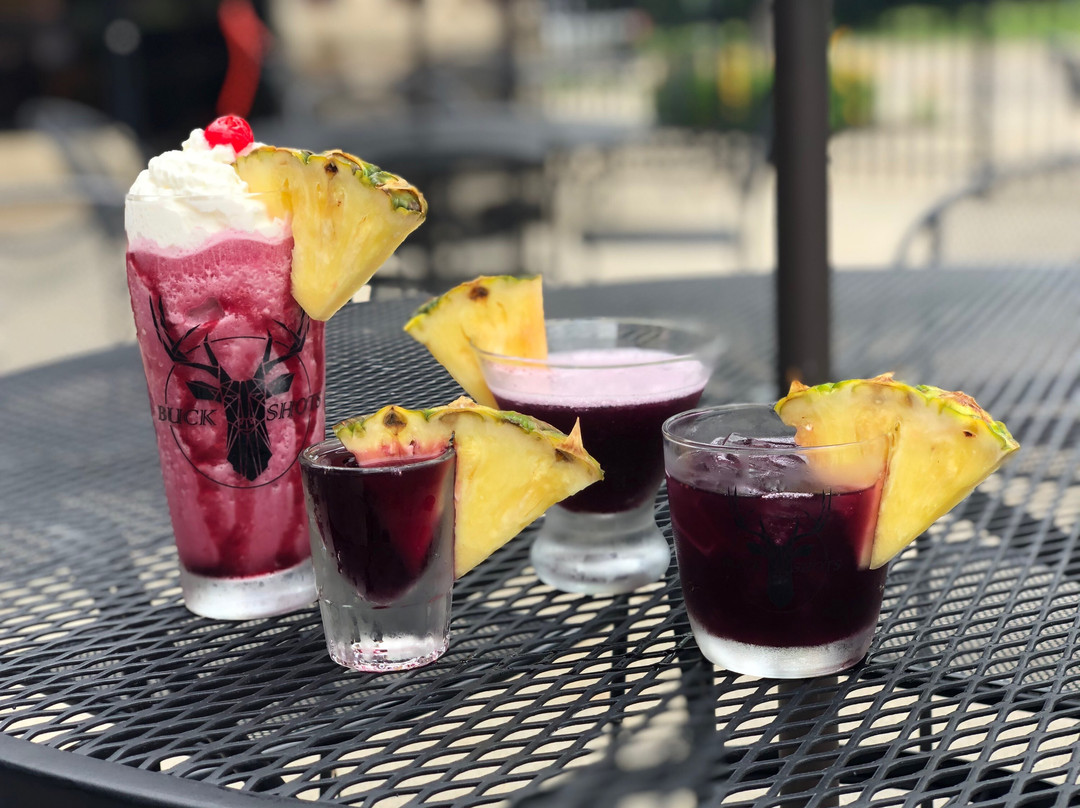 Buck Shots Bar & Grill-Clarkston必去景点