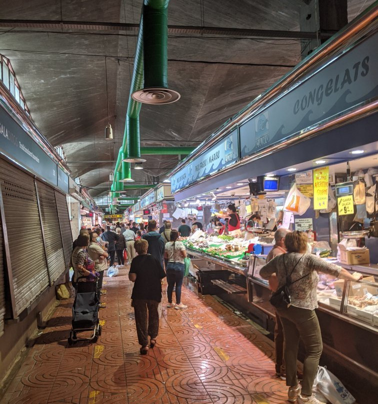 Mercat Municipal Sant Ildefons-科尔内利亚-德略布雷加特必去景点