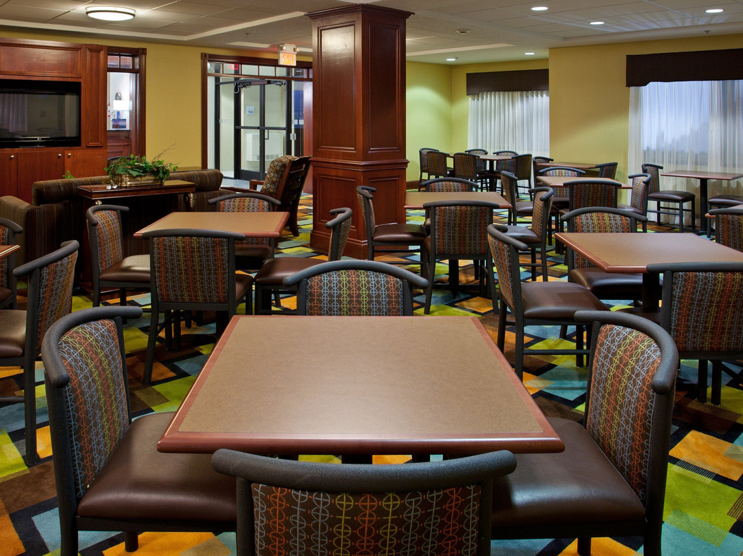 Holiday Inn Express Grove City (Outlet Center) by IHG主图