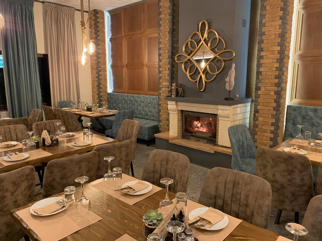 Platanos餐馆和美食-Taverna Tsironis