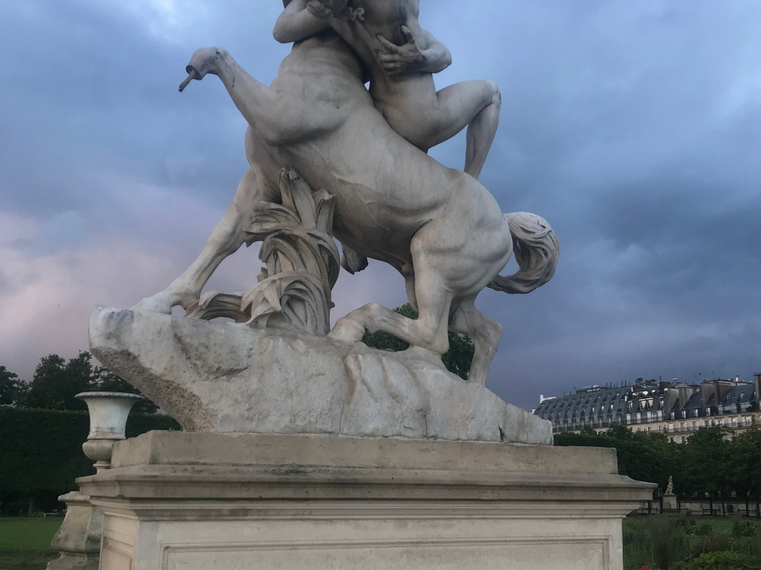 Esplanade des Invalides-巴黎必去景点