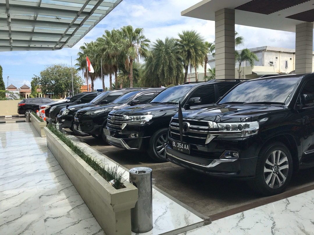 爱马仕宫殿酒店主图