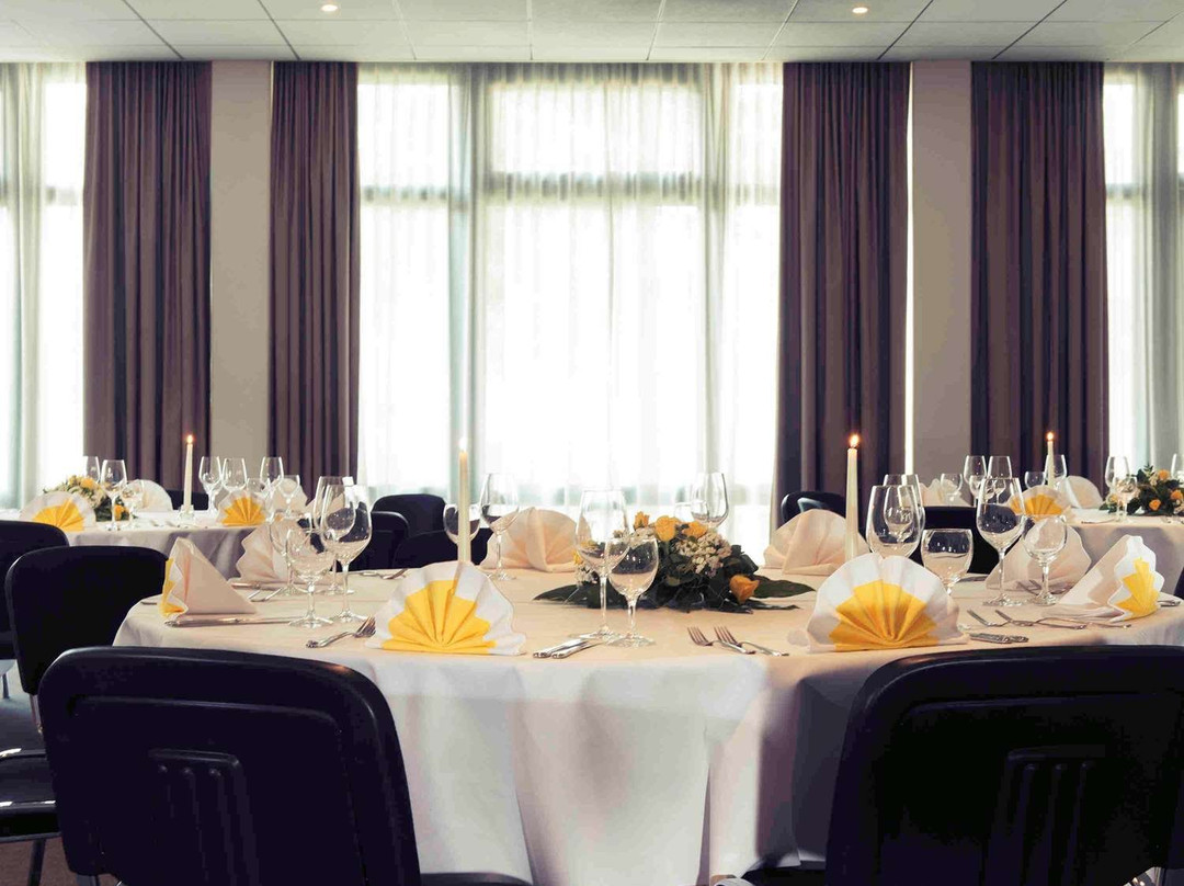 波恩哈德伯格美居酒店主图