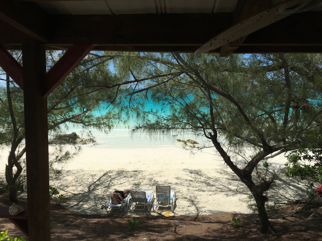 鸽子礁沙滩俱乐部主图