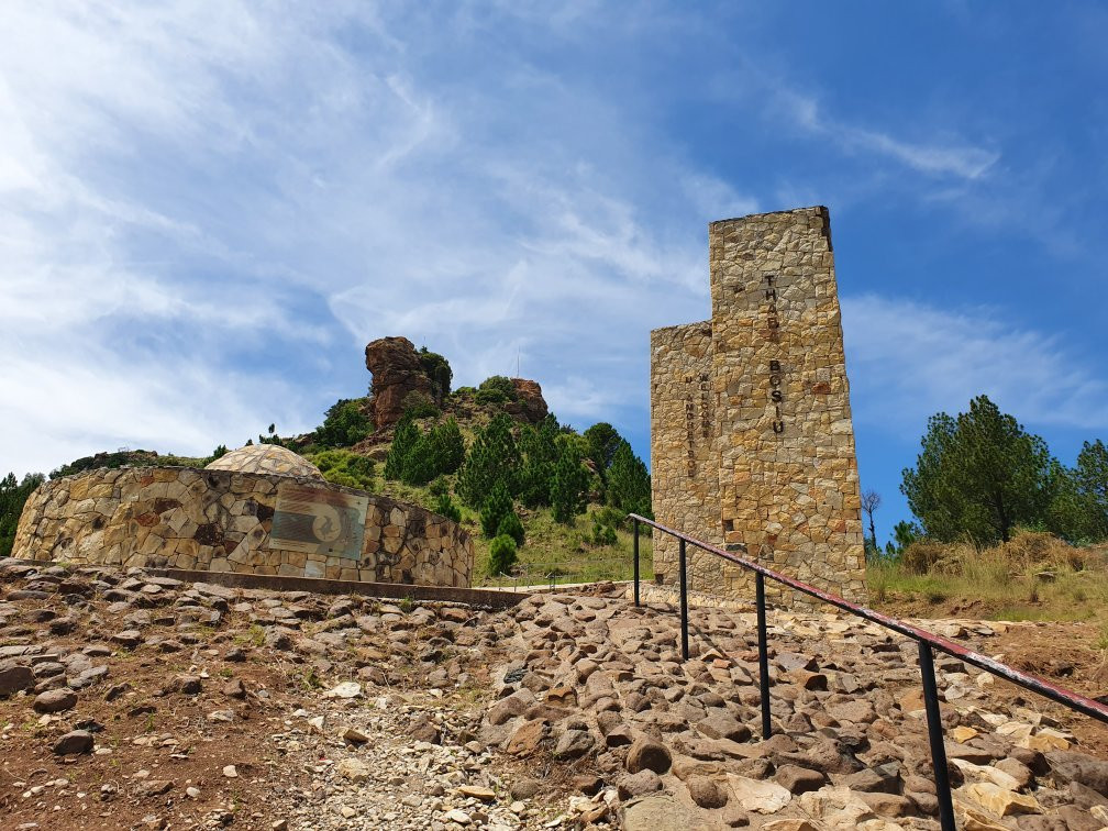 Thaba-Bosiu National Monument景点图片