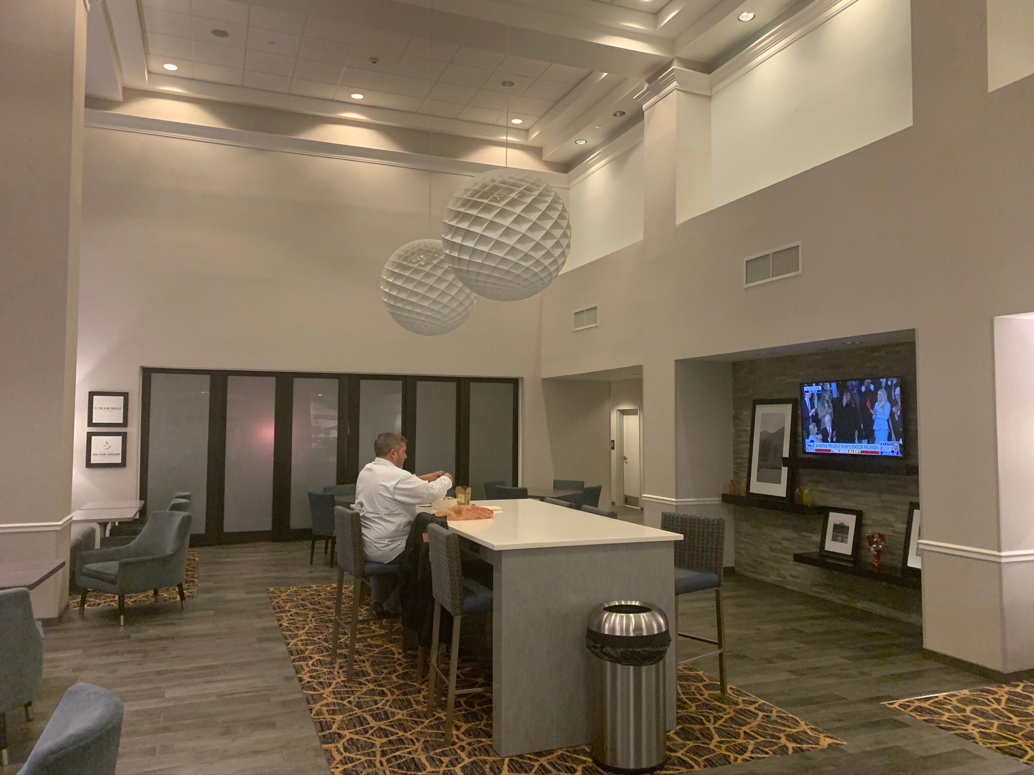 Hampton Inn & Suites Forest City-浴室
