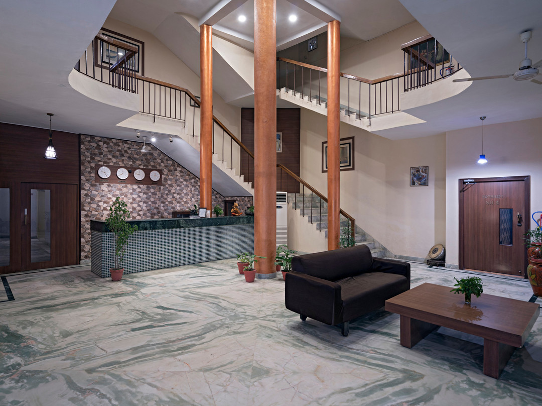 R C Palace Hotel主图