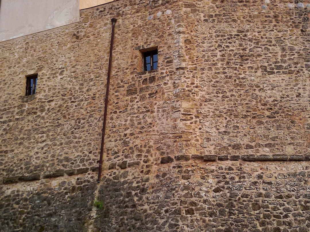 Castello Arabo Normanno-戈尔福海堡必去景点