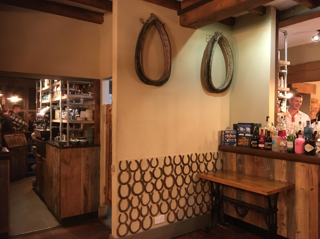 The Littleton Arms Hotel主图