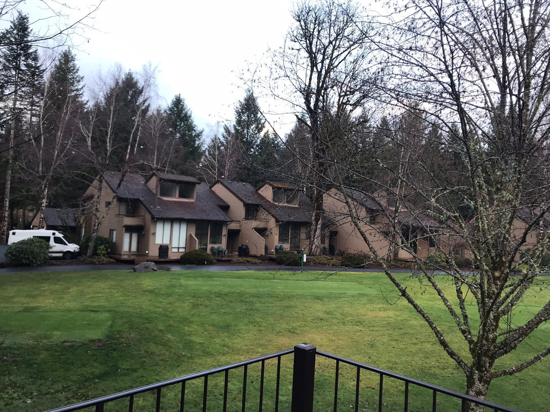 Whispering Woods Resort主图