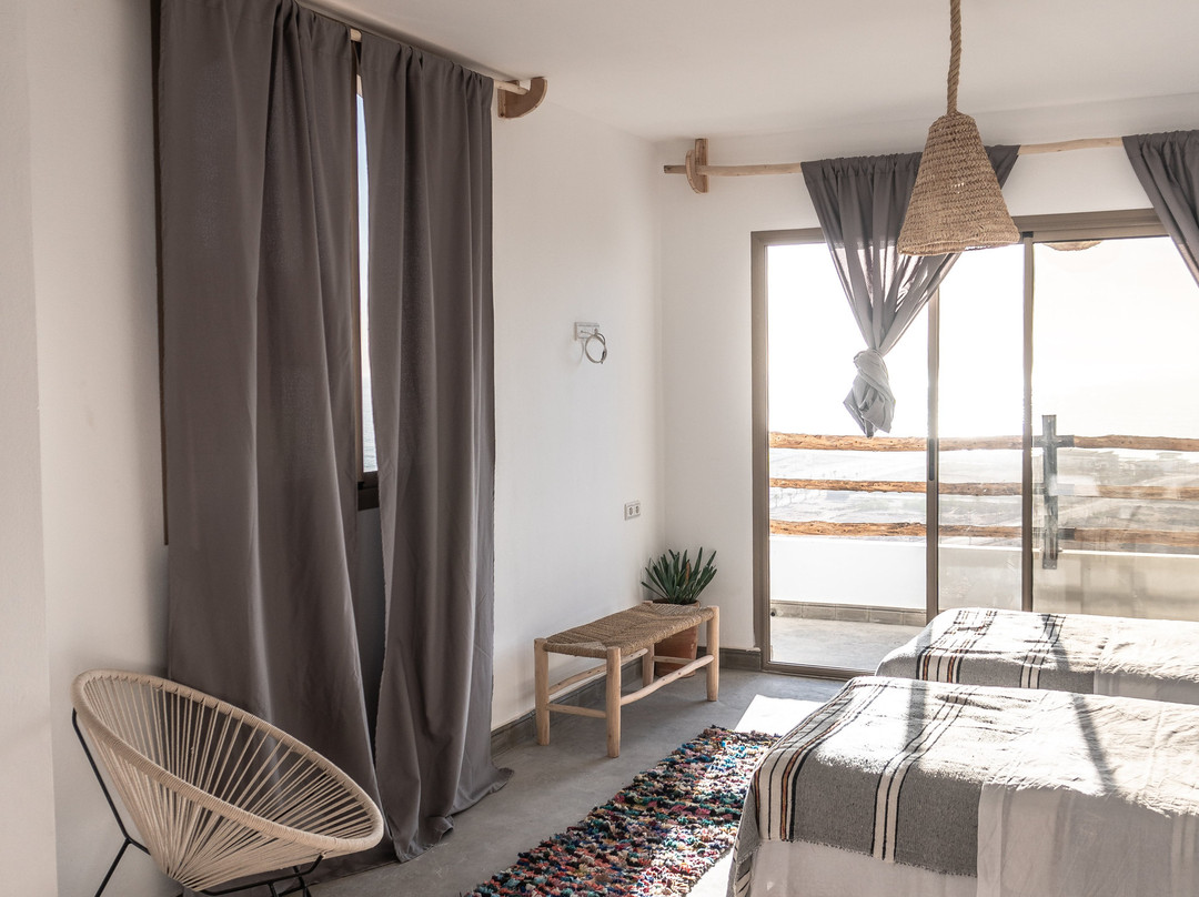 Blue Mind Surf & Yoga Tribe主图