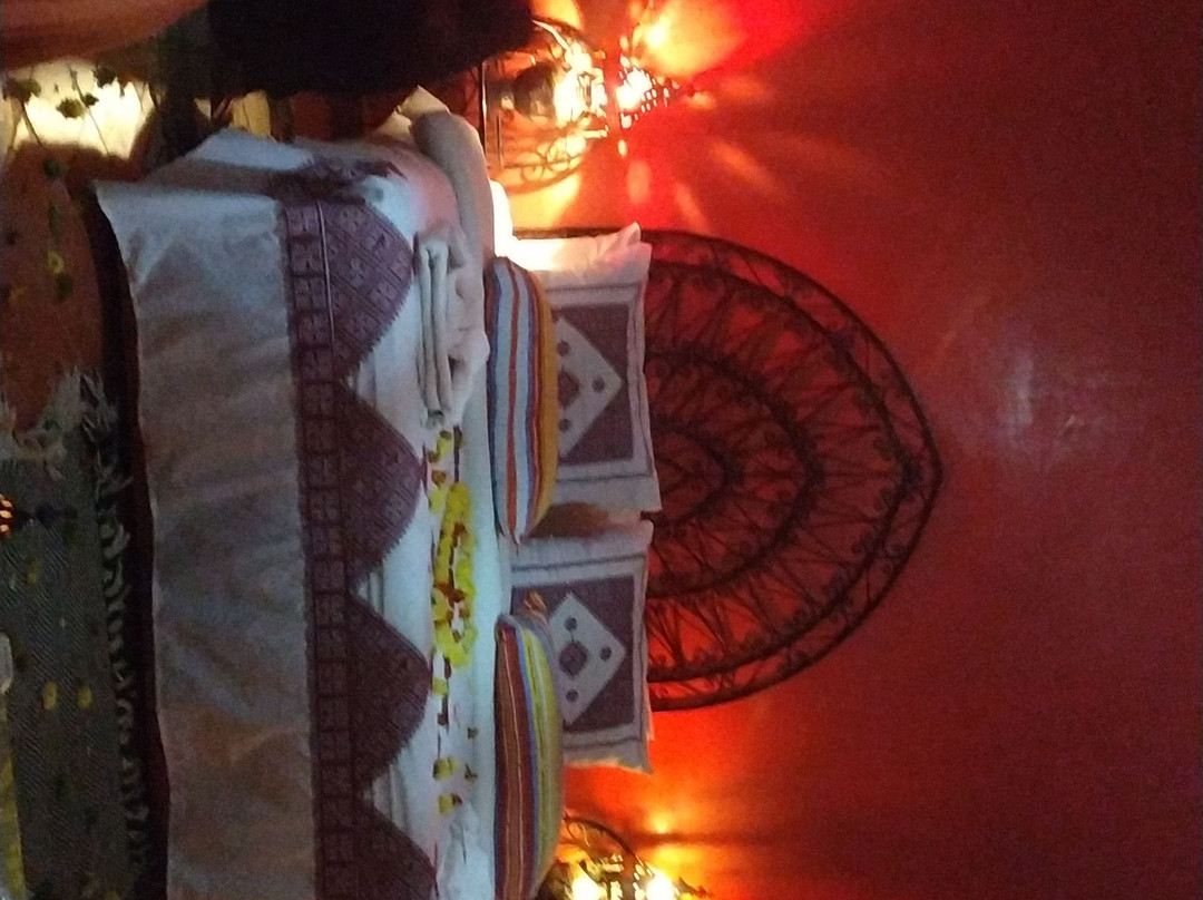 黑玫瑰酒店主图