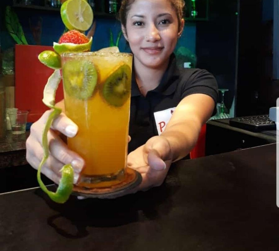 洛斯阿尔伽鲁博思旅馆主图