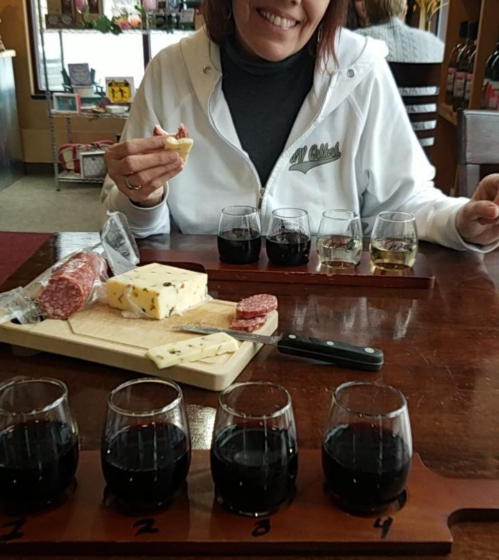 Lewis Station Winery-Lake Mills必去景点