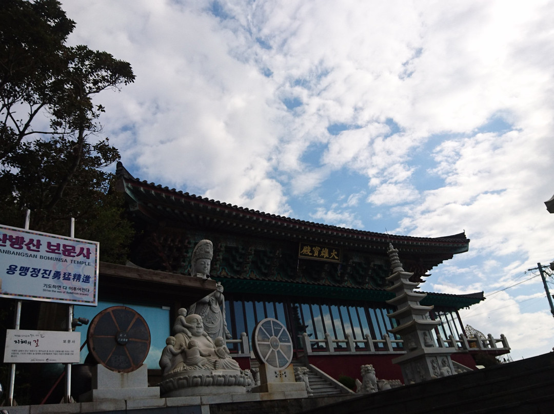 Sanbanggulsa Temple-西归浦市必去景点