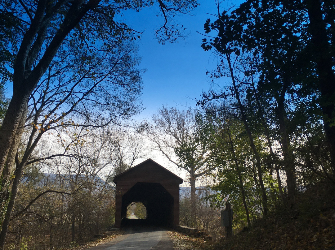Meems Bottom Covered Bridge-Mount Jackson必去景点
