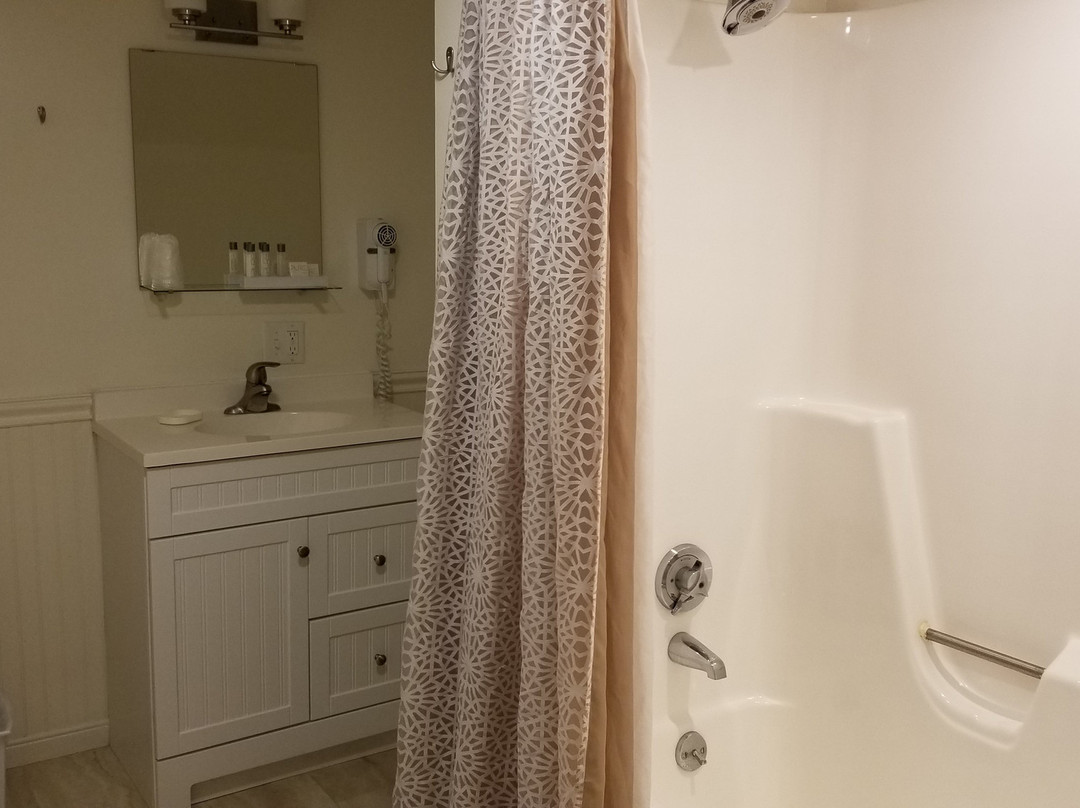 Sandwich Inn & Suites主图