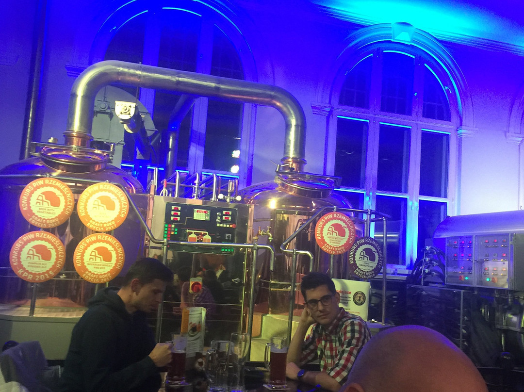 布罗瓦利亚酒店主图