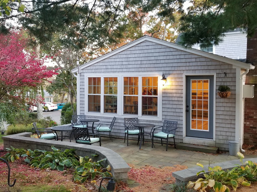 Sandwich Inn & Suites主图