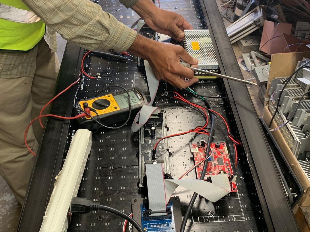 Nuer Lighting & Signs-巴拉汀必去景点