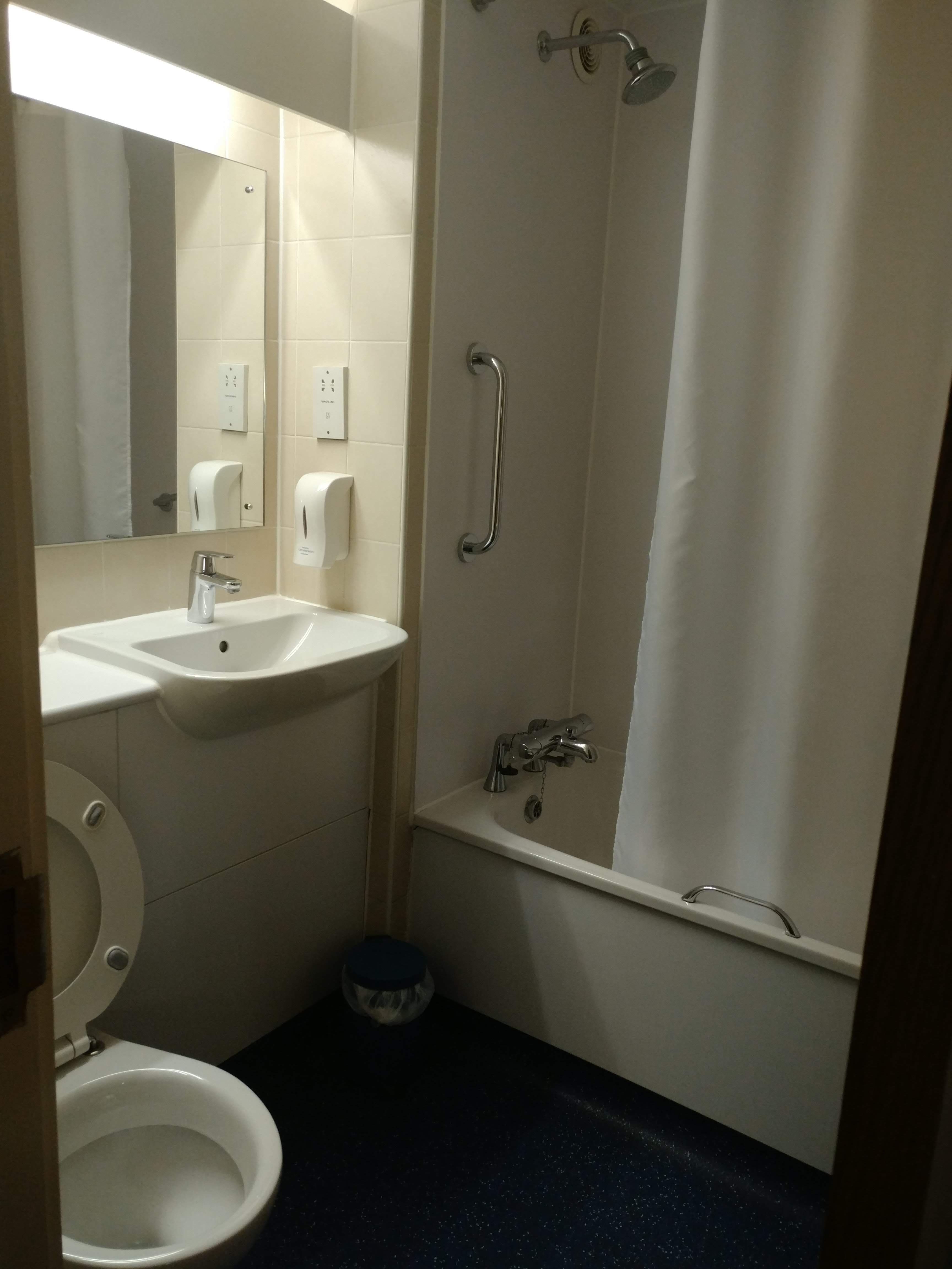 Travelodge Manchester Birch M62 Eastbound-portrait