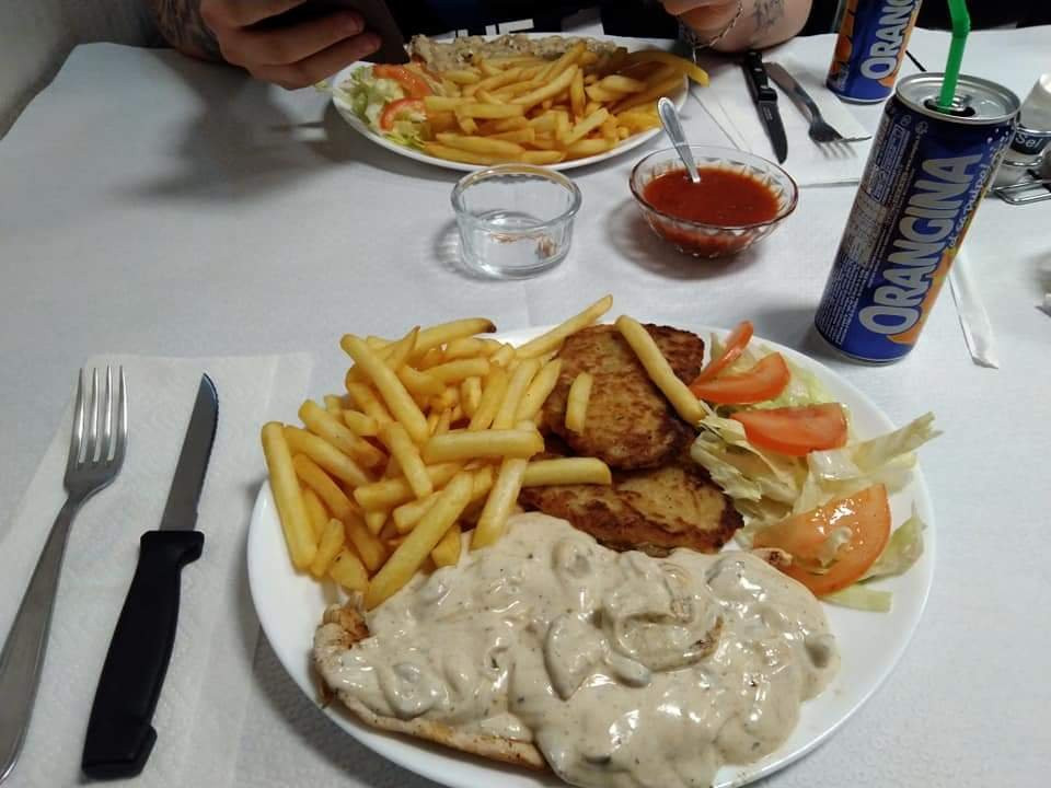 Saint-Privat-la-Montagne餐馆和美食-Le Bon Casse Croute