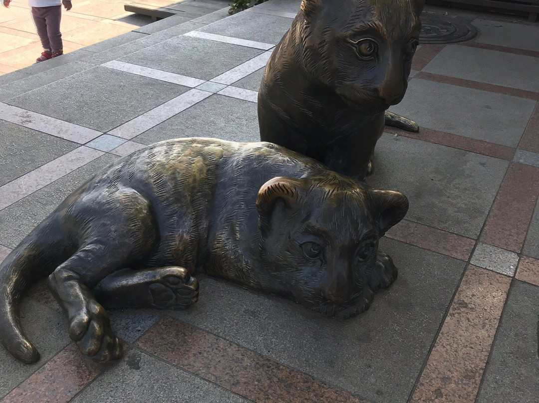 Sculpture Tigers-海参崴必去景点