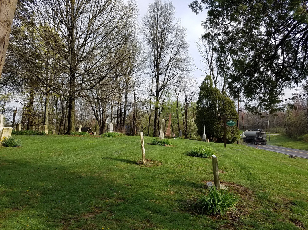 Windfall Cemetery-Medina必去景点