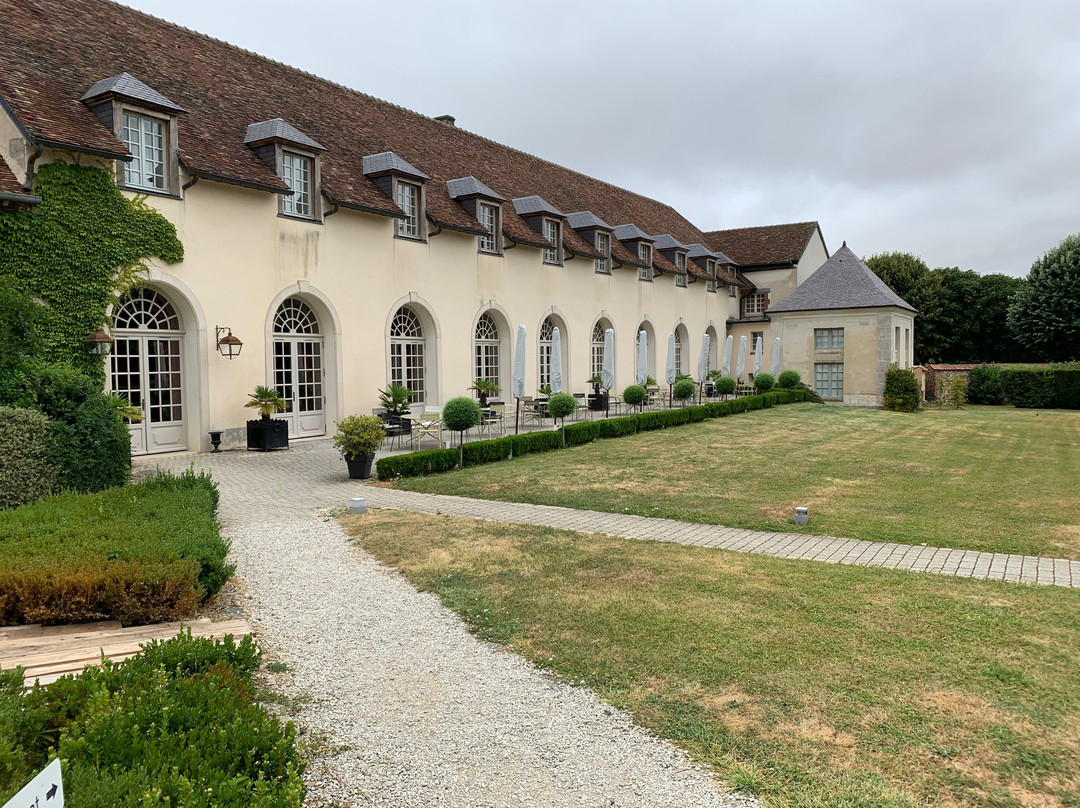 Le Château d'Étoges主图