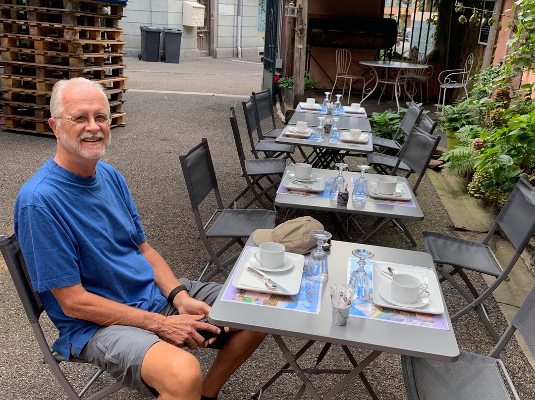 Chez Myriam Cécile Et Caroline主图