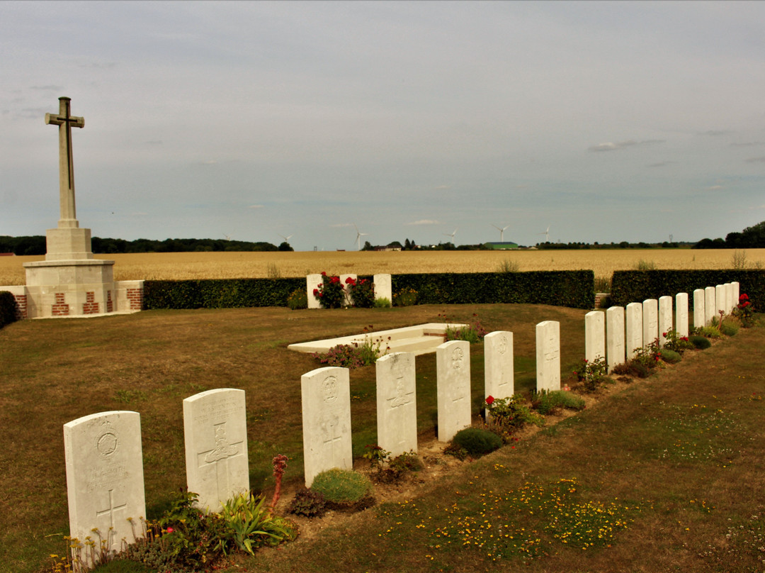 Longueval Road Cemetery景点图片