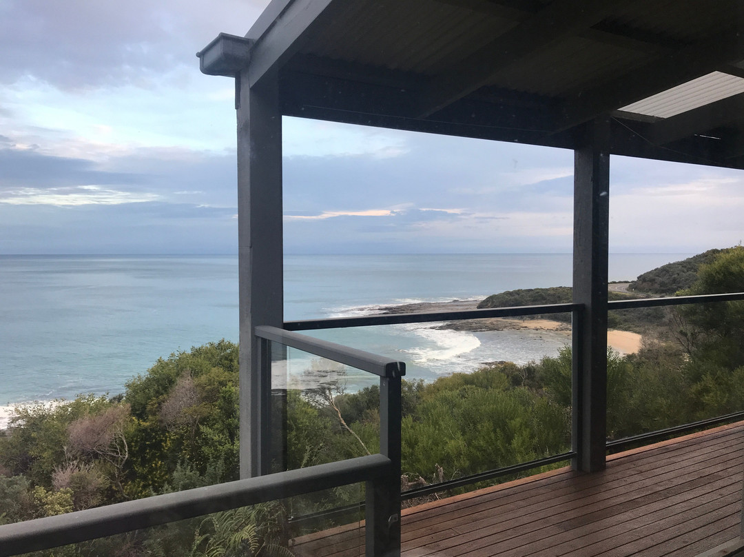 Points South By The Sea主图