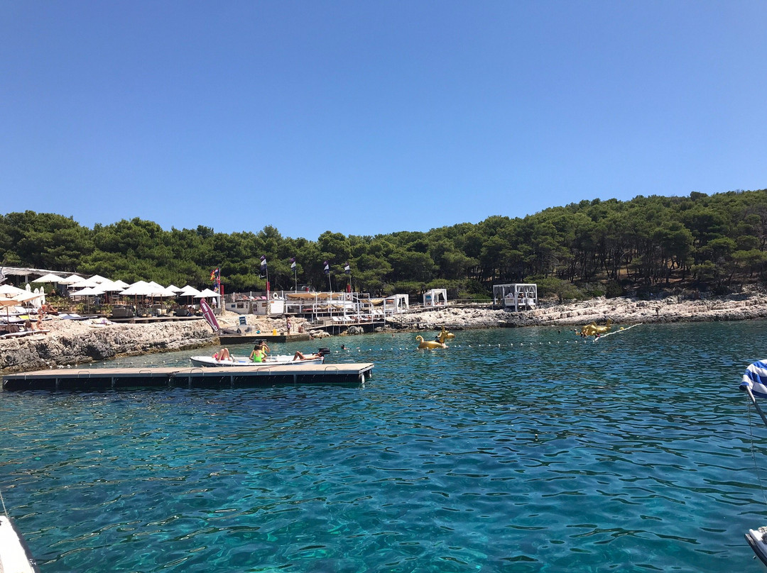 Hvar Beach景点图片