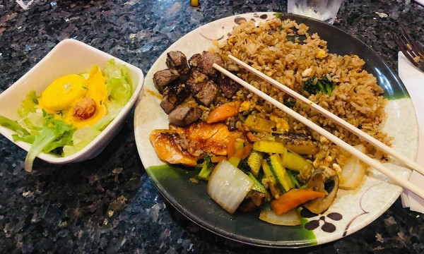 Levittown餐馆和美食-Izumi Sushi and Hibachi Steakhouse