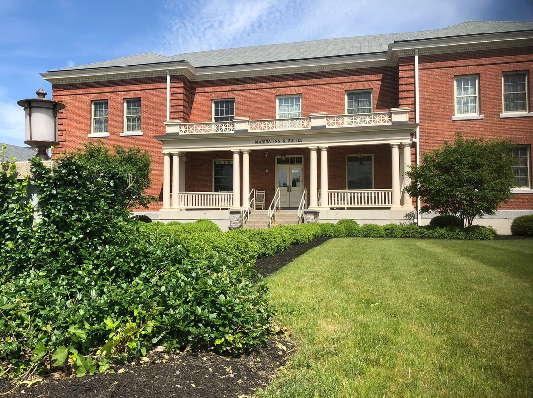 Marina Inn & Suites主图