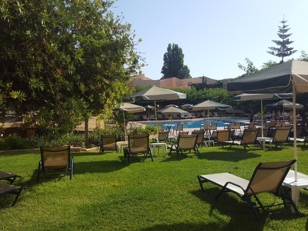 Golden Sand Hotel主图