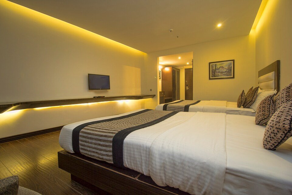 Summit Montana Suites & Spa