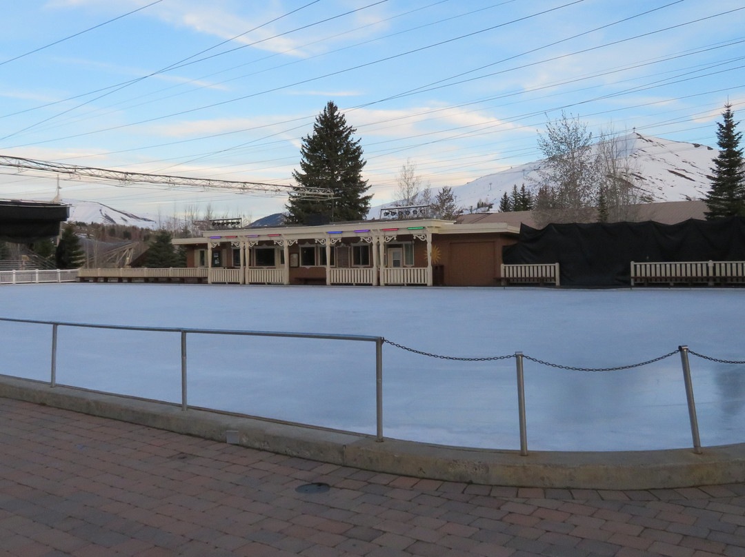 太阳谷小屋酒店主图