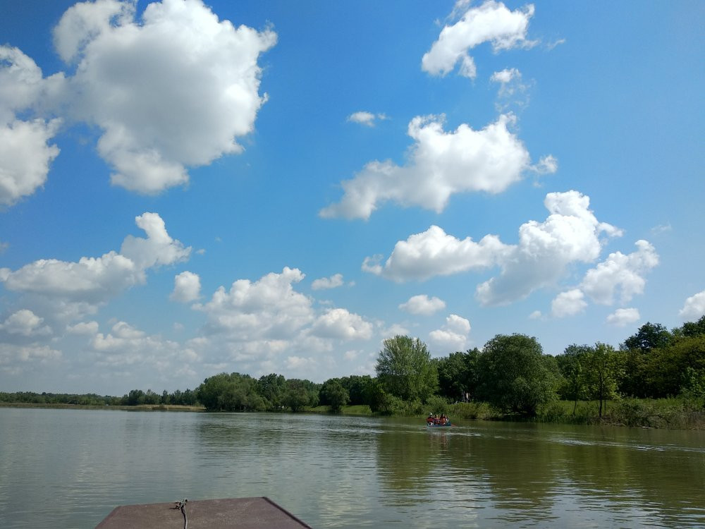 Szabics port and Szabadidőpart-Tiszafured必去景点