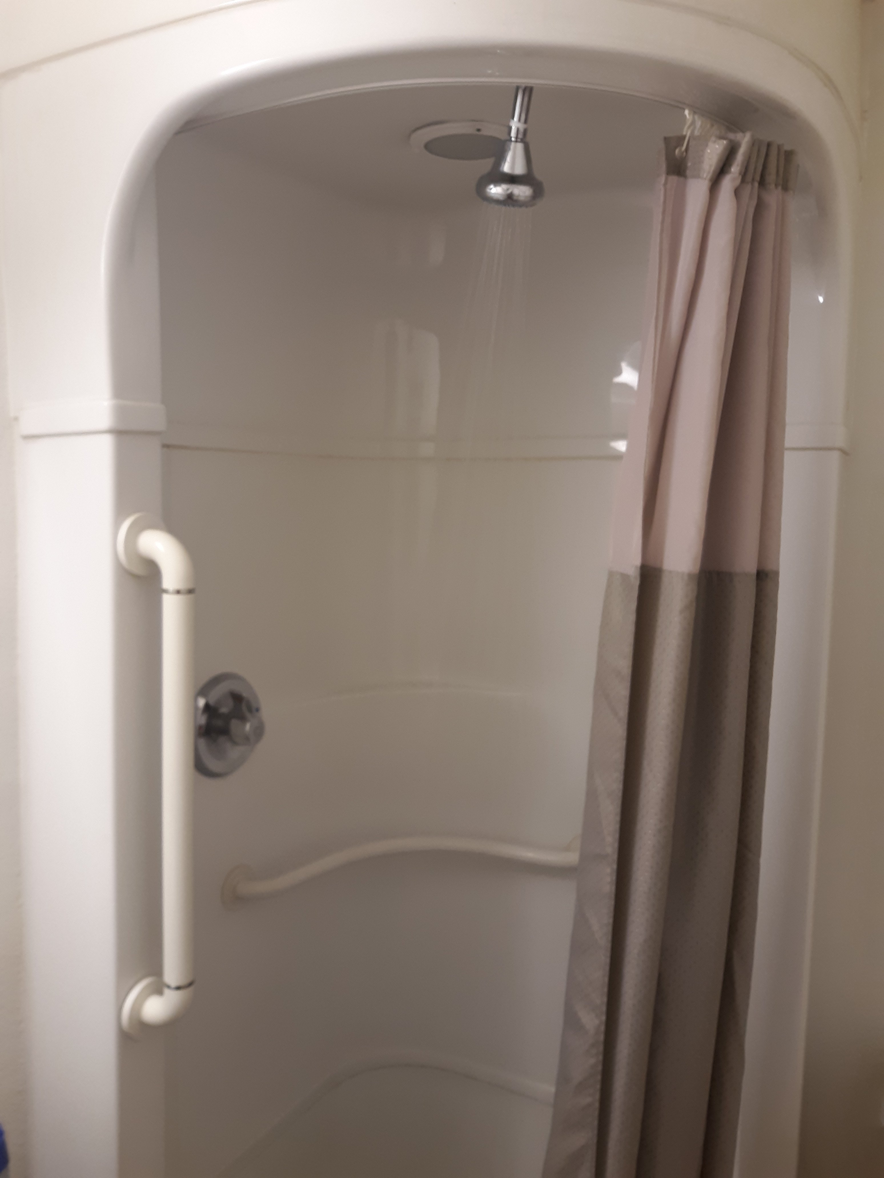 洛杉矶罗斯米德6号汽车旅馆-浴室