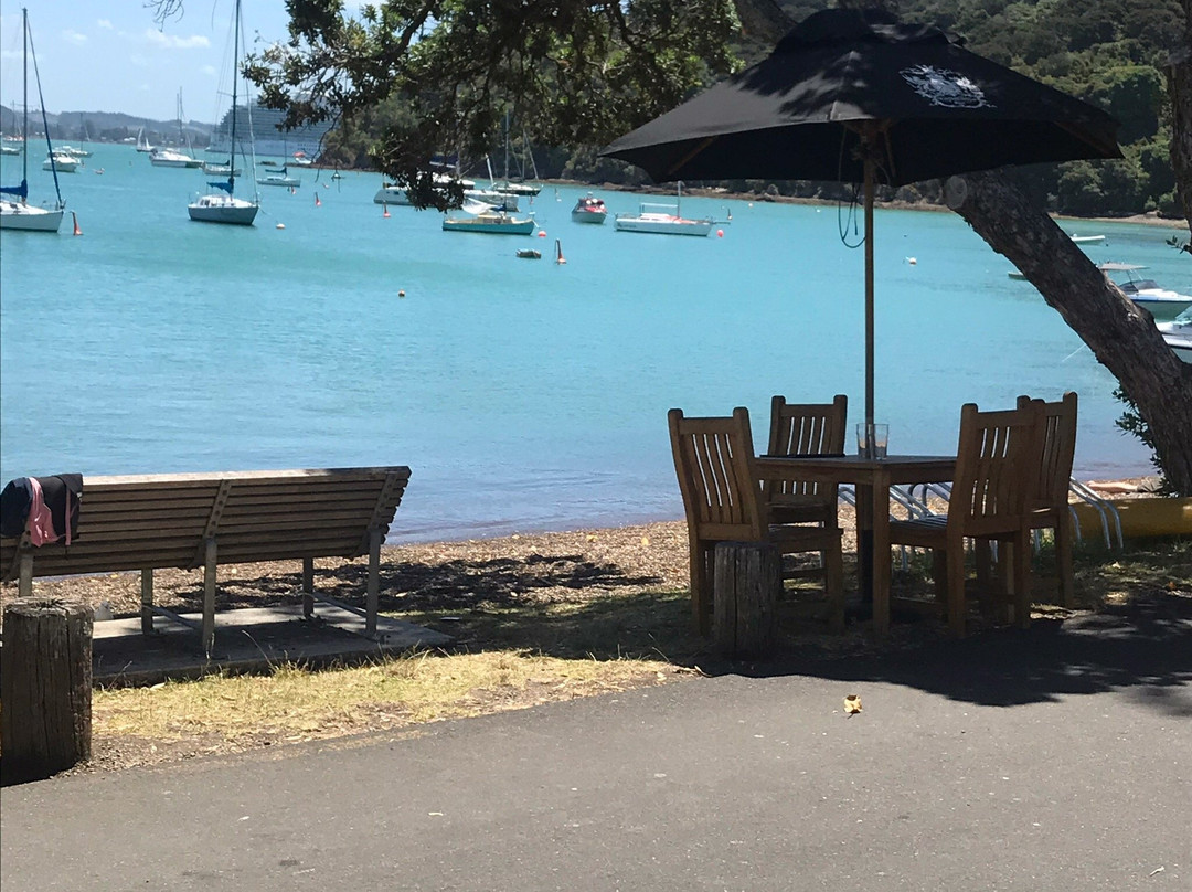 Commodore's Lodge主图