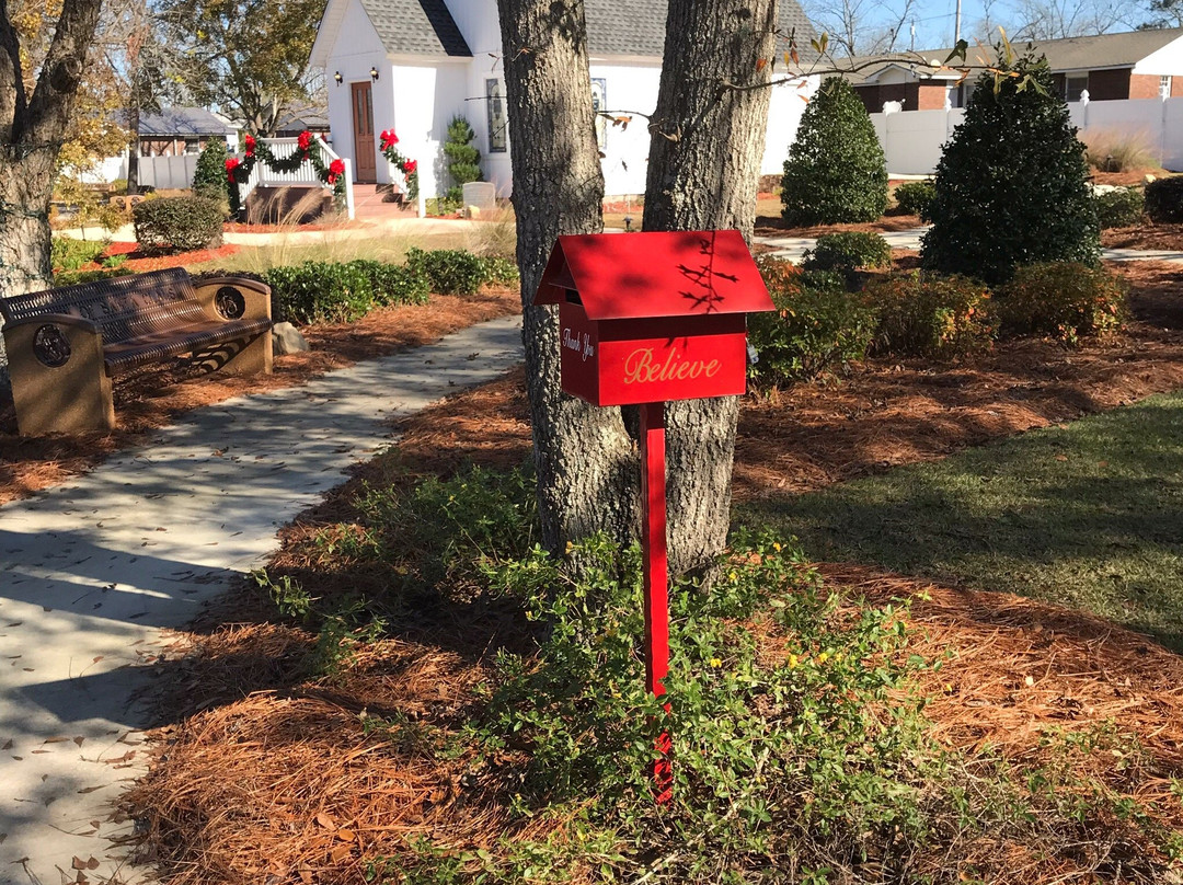 The Chapel of Santa Claus-Lyons必去景点