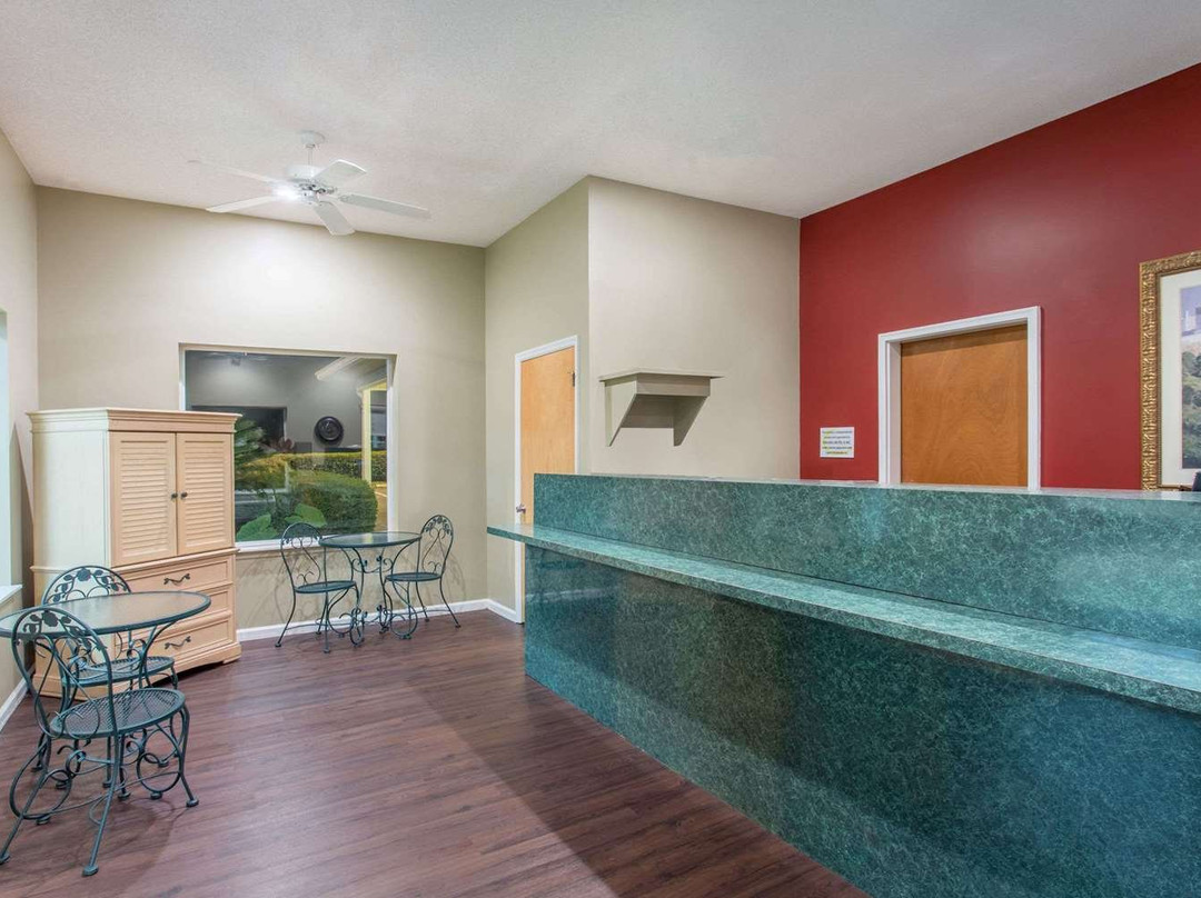 Super 8 by Wyndham Monticello主图