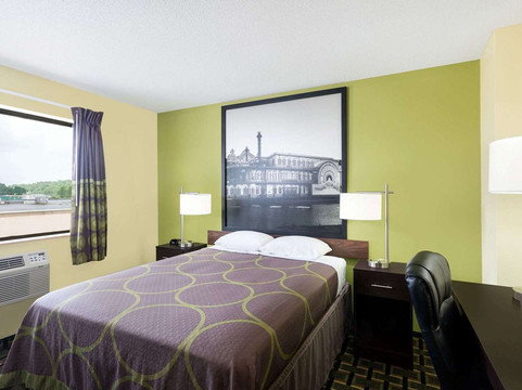 玛丽耶塔速8酒店主图